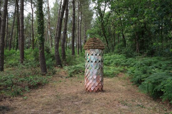 Dans ta peau -2026 -Installation pour l'Espace Naturel Sensible de  Boudré Céramique imprimée, chaume en épine de pin maritime
